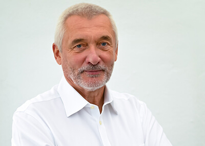Dr. Matthias Beth